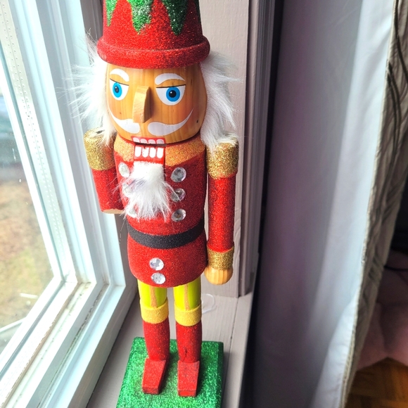 Soldier Christmas decorations on wood - Picture 2 of 4